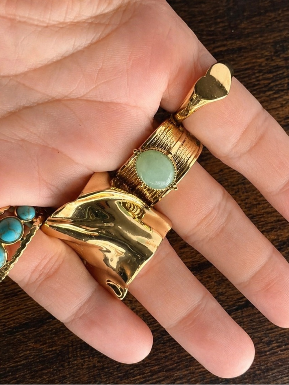 Gold rings set of 4